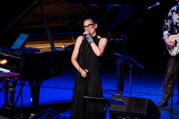 JAZZMADRID concert at the Fernanda Gómez Theatre in Madrid, Spain - 19 Nov 2025 Leonor Watling performs during the JAZZMADRID concert at the Fernanda Gómez Theatre in Madrid. Madrid Spain Copyright: xAtilanoxGarciax xSOPAxImagesx photo01003
