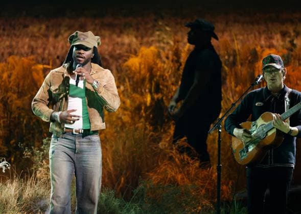 (L-R) Shaboozey and Stephen Wilson Jr. perform onstage during the 59th CMA Awards at the Bridgestone Arena in Nashville, Tennessee, on Wednesday, November 19, 2025.  NAS20251119328 JOHNxANGELILLO