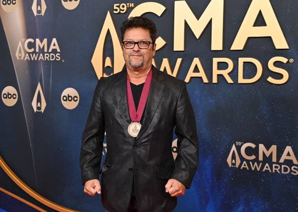 59th Annual CMA Awards - Arrivals Brent Mason arriving at the 59th Annual Country Music Association Awards held at the Bridgestone Arena on November 19, 2025 in Nashville, TN. Nashville Bridgestone Arena Tennessee USA Copyright: xOConnor-Arroyo AFF-USA.comx
