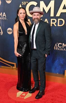 59th Annual CMA Awards - Arrivals Kristian Bush arriving at the 59th Annual Country Music Association Awards held at the Bridgestone Arena on November 19, 2025 in Nashville, TN. Nashville Bridgestone Arena Tennessee USA Copyright: xOConnor-Arroyo AFF-USA.comx