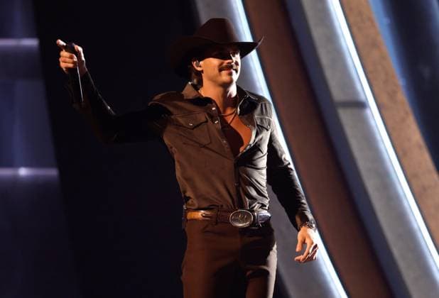 Tucker Wetmore performs onstage during the 59th CMA Awards at the Bridgestone Arena in Nashville, Tennessee, on Wednesday, November 19, 2025.  NAS20251119343 JOHNxANGELILLO