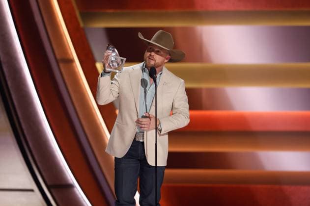 Cody Johnson accepts the award for Male Vocalist of the Year onstage during the 59th CMA Awards at the Bridgestone Arena in Nashville, Tennessee, on Wednesday, November 19, 2025.  NAS20251119348 JOHNxANGELILLO