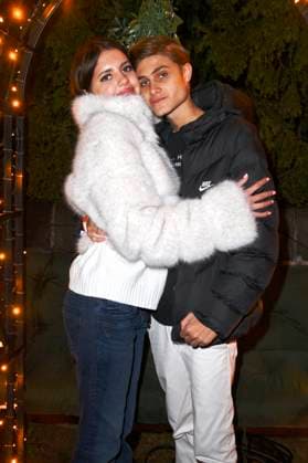 Leni Summer mit Freund bei der Eröffnung des Christmas Garden 2025 im Botanischen Garten Berlin. Berlin, 19.11.2025 Foto:xN.xKubelkax xFuturexImagex christmas_garden_5117
