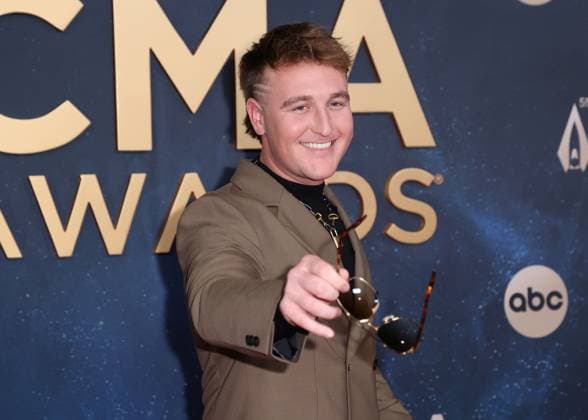 59th Annual CMA Awards - Arrivals Graham Barham arriving at the 59th Annual Country Music Association Awards held at the Bridgestone Arena on November 19, 2025 in Nashville, TN. Nashville Bridgestone Arena Tennessee USA Copyright: xCurtisxHilbunx xAFF-USA.COMx