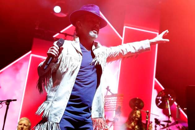 19.11.2025, Jamiroquai, Saenger Jay Kay, im Konzert in der Uber Arena in Berlin, Pop, Musik, britische Acid-Jazz-Funkband, Berlin Deutschland, Germany