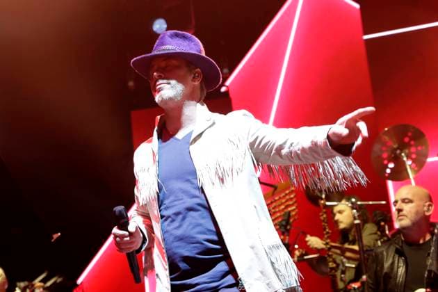 19.11.2025, Jamiroquai, Saenger Jay Kay, im Konzert in der Uber Arena in Berlin, Pop, Musik, britische Acid-Jazz-Funkband, Berlin Deutschland, Germany