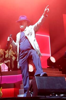 19.11.2025, Jamiroquai, Saenger Jay Kay, im Konzert in der Uber Arena in Berlin, Pop, Musik, britische Acid-Jazz-Funkband, Berlin Deutschland, Germany