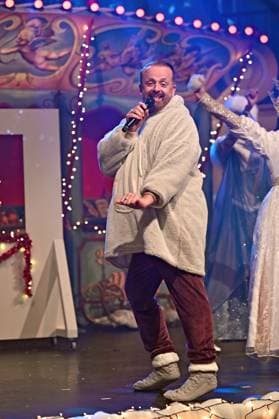 Crazy Christmas - Unsere liebsten Weihnachtslieder Ross Antony anläßlich der Liveshow Crazy Christmas - Unsere liebsten Weihnachtslieder am 19.11.2025 im Europapark Rust. 20251119MWI094977