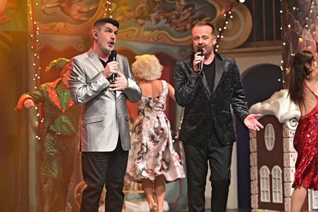 Crazy Christmas - Unsere liebsten Weihnachtslieder Paul Reeves und Ross Antony anläßlich der Liveshow Crazy Christmas - Unsere liebsten Weihnachtslieder am 19.11.2025 im Europapark Rust. 20251119MWI095368