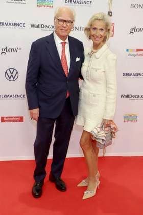abb- Ulrich Troeger, Kristina Troeger zu Gast auf dem roten Teppich bei der verleihung der Goldenen Bild der Frau 2025 im Theater im Hafen am 19.11.2025 in Hamburg Hamburg Deutschland