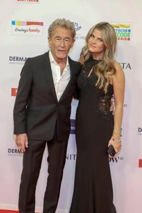 abb- Peter Maffay mit Frau Hendrikje Balsmeyer zu Gast auf dem roten Teppich bei der verleihung der Goldenen Bild der Frau 2025 im Theater im Hafen am 19.11.2025 in Hamburg Hamburg Deutschland