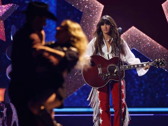 Ella Langley performs at the 59th CMA Awards at the Bridgestone Arena in Nashville, Tennessee, on Wednesday, November 19, 2025.  NAS202511192019 JOHNxANGELILLO