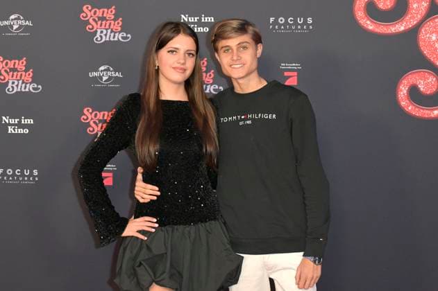 Leni Summer mit Freund bei der Europapremiere des Kinofilms Song Sung Blue im Zoo Palast. Berlin, 19.11.2025