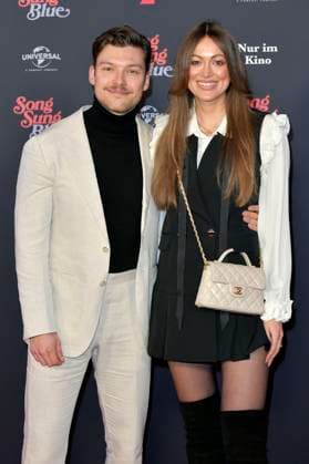 Lion Wasczyk und Lisa Rosa Bräutigam bei der Europapremiere des Kinofilms Song Sung Blue im Zoo Palast. Berlin, 19.11.2025