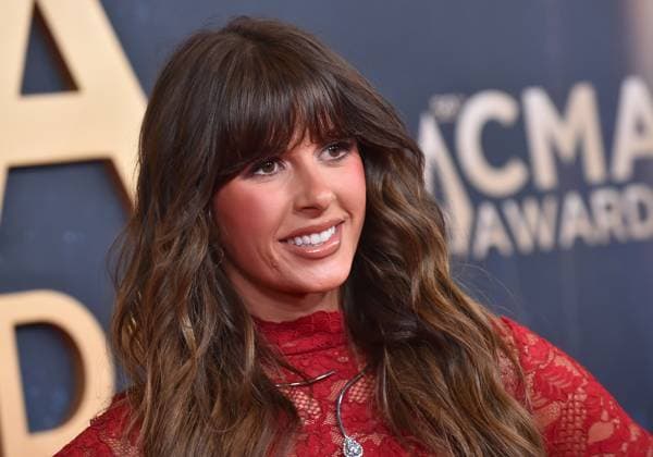 59th Annual CMA Awards - Arrivals Ella Langley arriving at the 59th Annual Country Music Association Awards held at the Bridgestone Arena on November 19, 2025 in Nashville, TN. Nashville Bridgestone Arena Tennessee USA Copyright: xOConnor-Arroyo AFF-USA.comx