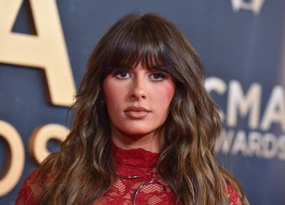 59th Annual CMA Awards - Arrivals Ella Langley arriving at the 59th Annual Country Music Association Awards held at the Bridgestone Arena on November 19, 2025 in Nashville, TN. Nashville Bridgestone Arena Tennessee USA Copyright: xOConnor-Arroyo AFF-USA.comx