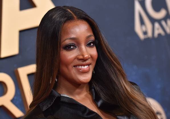 59th Annual CMA Awards - Arrivals Mickey Guyton arriving at the 59th Annual Country Music Association Awards held at the Bridgestone Arena on November 19, 2025 in Nashville, TN. Nashville Bridgestone Arena Tennessee USA Copyright: xOConnor-Arroyo AFF-USA.comx