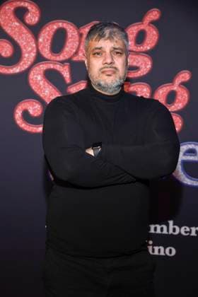 abb- Imad Mardnli zu Gast auf dem roten Teppich bei der Europapremiere des Kino Films Song Sung Blue im Zoo Palast Berlin am 19.11.2025 in Berlin Berlin Deutschland