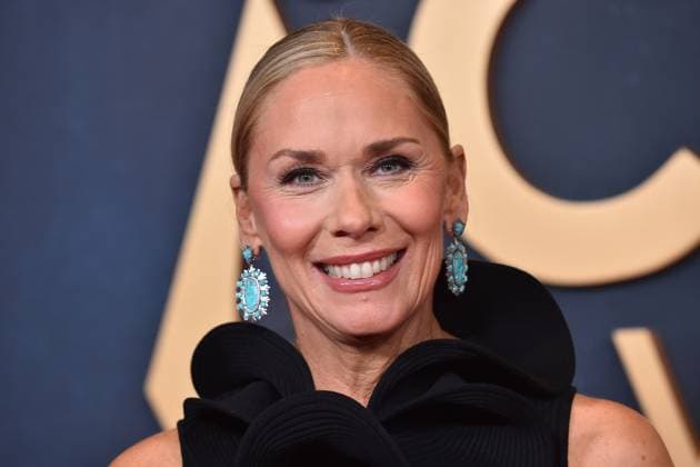 59th Annual CMA Awards - Arrivals Leanne Morgan arriving at the 59th Annual Country Music Association Awards held at the Bridgestone Arena on November 19, 2025 in Nashville, TN. Nashville Bridgestone Arena Tennessee USA Copyright: xOConnor-Arroyo AFF-USA.comx