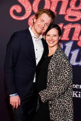 abb- Johannes Heinrichs und Nadja Jo Klapper zu Gast auf dem roten Teppich bei der Europapremiere des Kino Films Song Sung Blue im Zoo Palast Berlin am 19.11.2025 in Berlin Berlin Deutschland