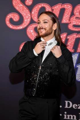 abb- Riccardo Simonetti zu Gast auf dem roten Teppich bei der Europapremiere des Kino Films Song Sung Blue im Zoo Palast Berlin am 19.11.2025 in Berlin Berlin Deutschland