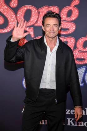 abb- Hugh Jackman zu Gast auf dem roten Teppich bei der Europapremiere des Kino Films Song Sung Blue im Zoo Palast Berlin am 19.11.2025 in Berlin Berlin Deutschland