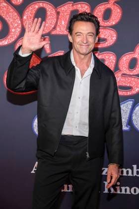 abb- Hugh Jackman zu Gast auf dem roten Teppich bei der Europapremiere des Kino Films Song Sung Blue im Zoo Palast Berlin am 19.11.2025 in Berlin Berlin Deutschland
