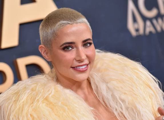 59th Annual CMA Awards - Arrivals Cece arriving at the 59th Annual Country Music Association Awards held at the Bridgestone Arena on November 19, 2025 in Nashville, TN. Nashville Bridgestone Arena Tennessee USA Copyright: xOConnor-Arroyo AFF-USA.comx