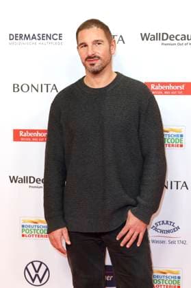 Benjamin Piwko bei der 18. Verleihung der Goldenen Bild der Frau 2025 im Stage Theater im Hafen. Hamburg, 19.11.2025 Foto:xC.xTamckex xFuturexImagex goldene_bild_5104