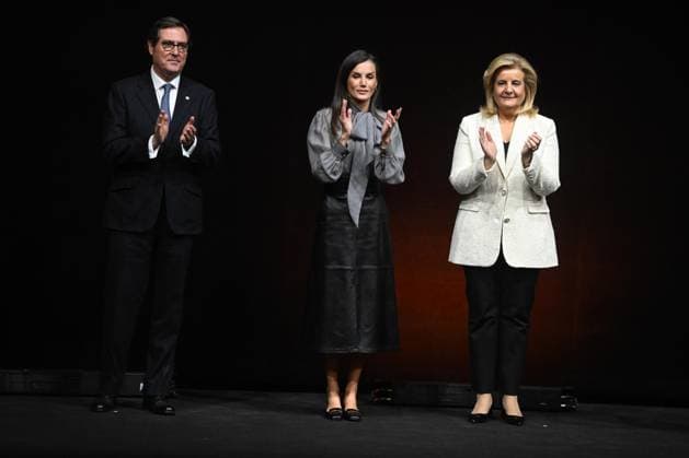 40th anniversary of the creation of the CEOE Foundation The President of the CEOE, Antonio Garamendi, Queen Letizia and the President of the CEOE Foundation, Fátima Bánez, attend the celebration of the 40th anniversary of the creation of the CEOE Foundation at the Teatro Real in Madrid, on November 20, 2025, in Madrid Spain The event aims to highlight the role of Spanish companies as important players in the progress, modernization and welfare of Spanish society ANNIVERSARY ACT CEOE EMPRESAS 20 NOVEMBER 2025 José Madrid Madrid Madrid Spain  Copyright: xJosÃ xOlivax 7112633