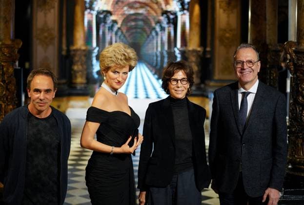 Christine Orban, sculptor Laurent Mallamaci, Musée Grévin general manager Yves Delhommeau Princess Diana, Lady Di, Diana Spencer enters the Musée Grévin for the first time in her mythical revenge dress in Paris on Thursday, November 20, 2025 The decision not to sculpt a statue of Lady Diana was initially an ethical one, to avoid any recuperation, either immediately after the tragedy or during the years that followed , nor in the years that followed But why now? The decision to finally sculpt a wax statue of Lady Di was taken after a trip to London by the Managing Director of the Musée Grévin, Yves Delhommeau. During his visit to the Madame Tussauds museum, he found that the statue of Diana placed alone under a tree was not sufficientl Copyright: xAnne-SophiexGuebeyx xBestimagexAnne-SophiexGuebeyx xBestimagex