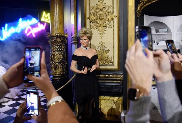 Inauguration of Lady Diana at Grevin Museum - Paris Lady Diana s wax figure during its unveiling at Musee Grevin on November 20, 2025 in Paris, France. Photo by Alain Apaydin ABACAPRESS.COM Paris France  Copyright: xApaydinxAlain ABACAx