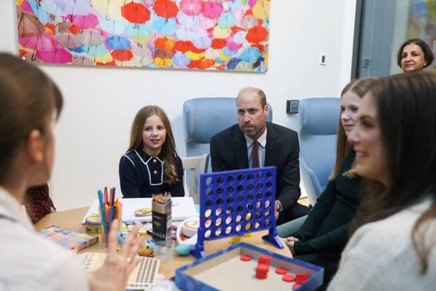 Britain s Prince William visits Rob Burrow Centre for Motor Neurone Disease at Seacroft Hospital, in Leeds Britain s Prince William, Prince of Wales sits with Macy and Maya, the daughters of the late rugby league player Rob Burrow CBE, during a visit to the Rob Burrow Centre for Motor Neurone Disease at Seacroft Hospital, in Leeds, Britain, November 20, 2025., Credit:Temilade Adelaja Avalon UNITED KINGDOM, Leeds Copyright: xTemiladexAdelajax xAvalonx 1053541623