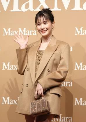 November 20, 2025, Tokyo, Japan - Japanese actress Tsubasa Honda poses for a photo call for Italian high fashion brand Max Mara popup store preview event in Tokyo on Thursday, November 20, 2025. (photo by Yoshio Tsunoda AFLO)  aflo_311008042