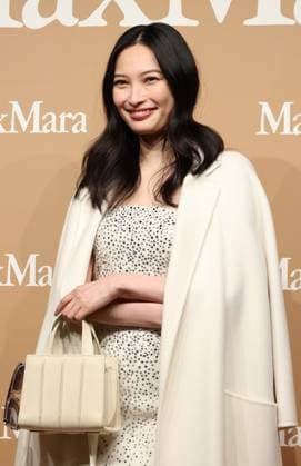 November 20, 2025, Tokyo, Japan - Japanese model Aya Omasa poses for a photo call for Italian high fashion brand Max Mara popup store preview event in Tokyo on Thursday, November 20, 2025. (photo by Yoshio Tsunoda AFLO)  aflo_311008060
