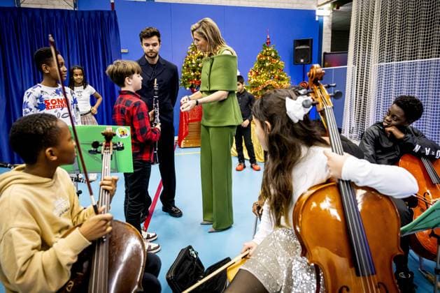 Amsterdam, The Netherlands, 2025-11-20 14:21:22 AMSTERDAM, 20-11-2025, Mobiel Primary School. Queen Maxima, honorary chair of More Music in the Classroom, visited Mobiel Primary School in Amsterdam. Mobiel Primary School is one of twelve primary schools participating in the largest school band in the Netherlands. The school band performs during the annual Christmas Music Gala, which raises awareness of the importance of music and creative education. PHOTO: NLBeeld POOL Patrick van Katwijk Credit: NL Beeld Patrick van Emst  Copyright: xx x