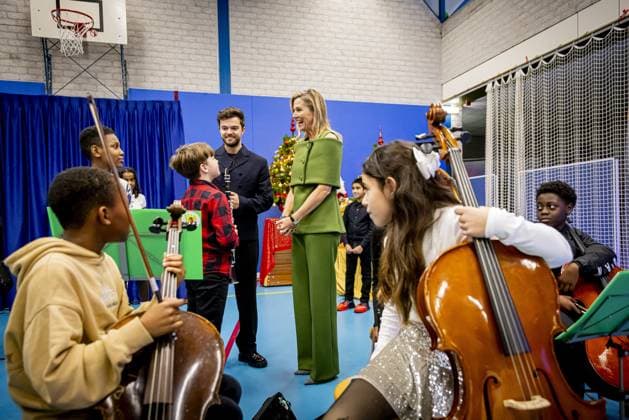 Amsterdam, The Netherlands, 2025-11-20 14:21:45 AMSTERDAM, 20-11-2025, Mobiel Primary School. Queen Maxima, honorary chair of More Music in the Classroom, visited Mobiel Primary School in Amsterdam. Mobiel Primary School is one of twelve primary schools participating in the largest school band in the Netherlands. The school band performs during the annual Christmas Music Gala, which raises awareness of the importance of music and creative education. PHOTO: NLBeeld POOL Patrick van Katwijk Credit: NL Beeld Patrick van Emst  Copyright: xx x