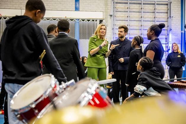 Amsterdam, The Netherlands, 2025-11-20 14:27:37 AMSTERDAM, 20-11-2025, Mobiel Primary School. Queen Maxima, honorary chair of More Music in the Classroom, visited Mobiel Primary School in Amsterdam. Mobiel Primary School is one of twelve primary schools participating in the largest school band in the Netherlands. The school band performs during the annual Christmas Music Gala, which raises awareness of the importance of music and creative education. PHOTO: NLBeeld POOL Patrick van Katwijk Credit: NL Beeld Patrick van Emst  Copyright: xx x