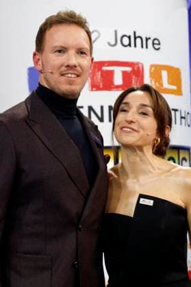 Julian Nagelsmann mit Freundin Lena Wurzenberger beim 30. RTL-Spendenmarathon 2025 im Studio 8 der EMG Studios. Hürth, 20.11.2025