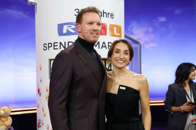 Julian Nagelsmann mit Freundin Lena Wurzenberger beim 30. RTL-Spendenmarathon 2025 im Studio 8 der EMG Studios. Hürth, 20.11.2025