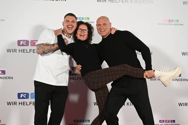 Thorsten LEGAT, ehem. Fussballspieler, mit Ehefrau Alexandra und Sohn Nico, 30. RTL Spendenmarathon Wir helfen Kindern , Fernsehen, 20.-21.11.2024 in Huerth, Deutschland,