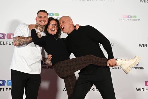 Thorsten LEGAT, ehem. Fussballspieler, mit Ehefrau Alexandra und Sohn Nico, 30. RTL Spendenmarathon Wir helfen Kindern , Fernsehen, 20.-21.11.2024 in Huerth, Deutschland,