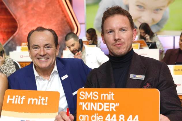 Wolfram Kons und Julian Nagelsmann beim 30. RTL-Spendenmarathon 2025 im Studio 8 der EMG Studios. Hürth, 20.11.2025