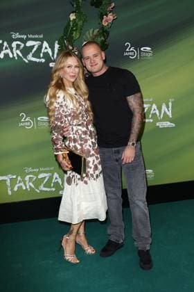 Jenny Elvers und ihr Sohn Paul Jolig bei der Tarzan Musical Premiere am 20.11.2025 im Stage Theater Neue Flora in Hamburg Tarzan Musical Premiere in Hamburg