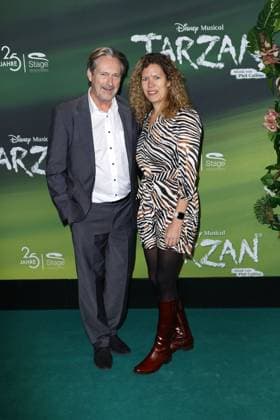 Helmut Zierl und Sabrina Zierl bei der Tarzan Musical Premiere am 20.11.2025 im Stage Theater Neue Flora in Hamburg Tarzan Musical Premiere in Hamburg