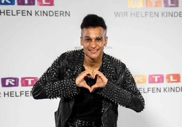 Sänger Prince Damien beim 30. RTL-Spendenmarathon 2025 im Studio 8 der EMG Studios in Hürth, 20.11.2025 30th RTL Charity Marathon 2025 in Studio 8 of the EMG Studios in Hürth Copyright: MarcoxBader