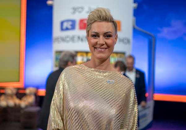 Ärztin Carola Holzner ( Doc Caro ) beim 30. RTL-Spendenmarathon 2025 im Studio 8 der EMG Studios in Hürth, 20.11.2025 30th RTL Charity Marathon 2025 in Studio 8 of the EMG Studios in Hürth Copyright: MarcoxBader