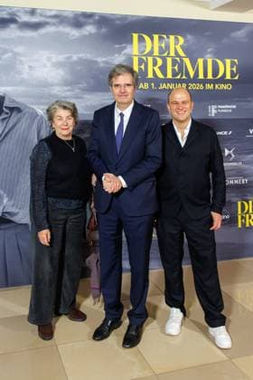 Eröffnungsgala - 25. Französischen Filmwoche - Kirsten Niehuus, Francois Delattre und Christian Bräuer bei der Eröffnungsgala der 25. Französischen Filmwoche im Delphi Filmpalast mit dem Film Der Fremde am 20.11.2025 in Berlin. Copyright: xEventpressxKochanx