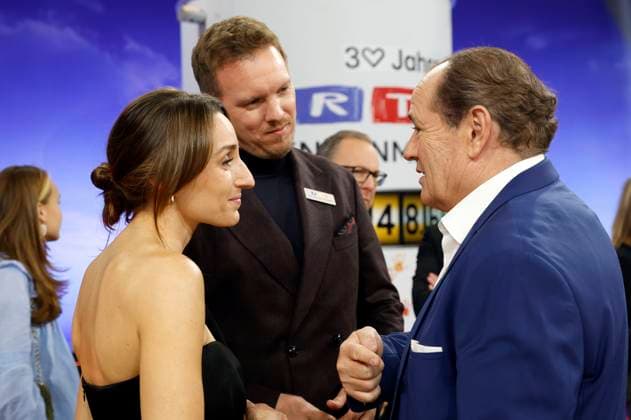 Lena Wurzenberger, Julian Nagelsmann und Wolfram Kons beim 30. RTL-Spendenmarathon 2025 im Studio 8 der EMG Studios. Hürth, 20.11.2025