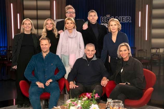 Clare Devlin, Sandy Mölling, Philipp Hochmair, Uschi Glas, Paul Panzer, Heinz Hoenig, Micky Beisenherz, Susan Link und Annika Kärsten-Hoenig bei der Aufzeichnung der WDR-Talkshow Kölner Treff im WDR Studio BS 3. Köln, 20.11.2025